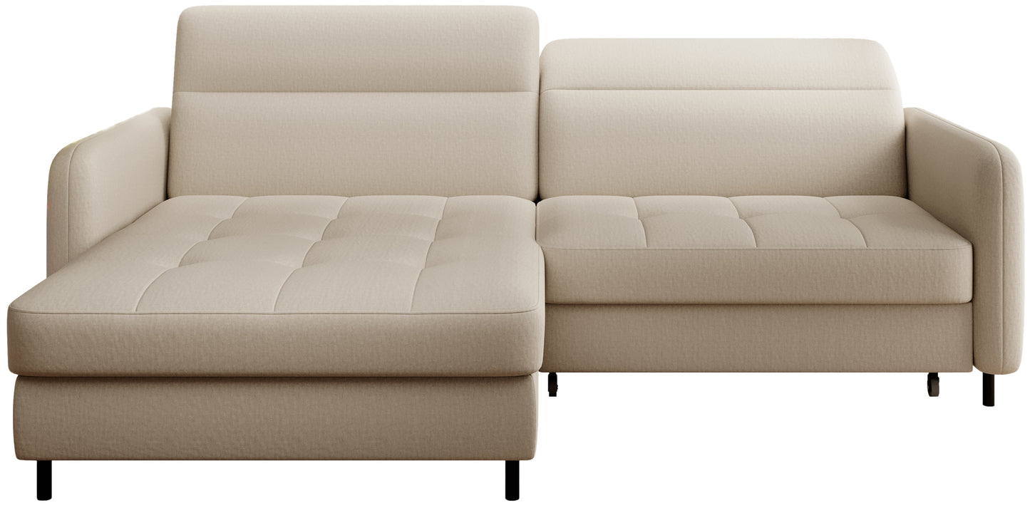 Narożnik Gomsi Manhattan 18 jasnobeżowy, układ lewy – widok produktowy na białym tle, pikowane siedzisko, regulowane zagłówki i smukłe czarne nóżki.