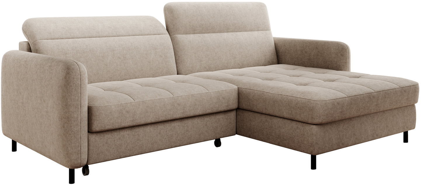 Beżowy narożnik Gomsi Raquel 18 w układzie prawym, ujęcie skośne z lewej strony na białym tle.