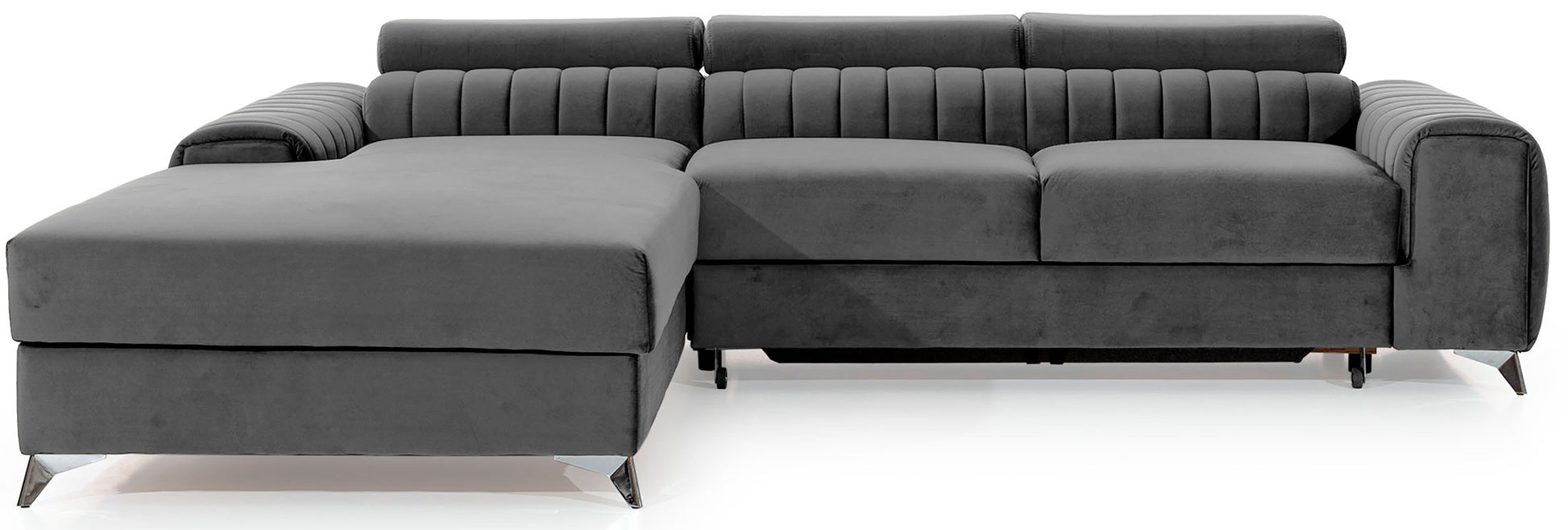 Narożnik Grayson w kolorze Nube 04 szary, układ lewy – nowoczesny design z pionowymi przeszyciami i chromowanymi nogami, widok z przodu.