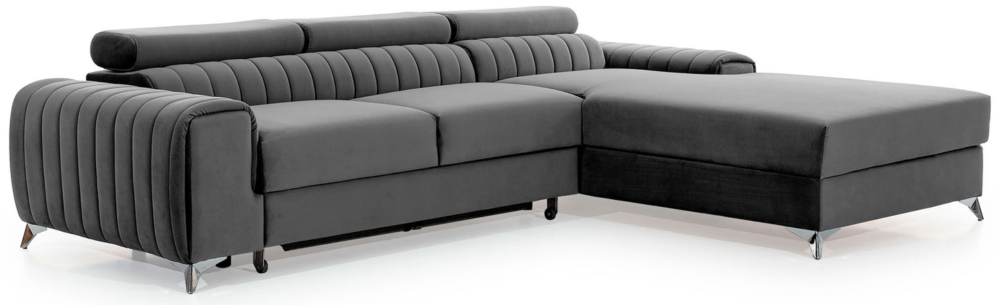 Narożnik Grayson Nube 04 szary, układ prawy – widok z boku, ozdobne pionowe przeszycia i chromowane nóżki w nowoczesnym stylu.