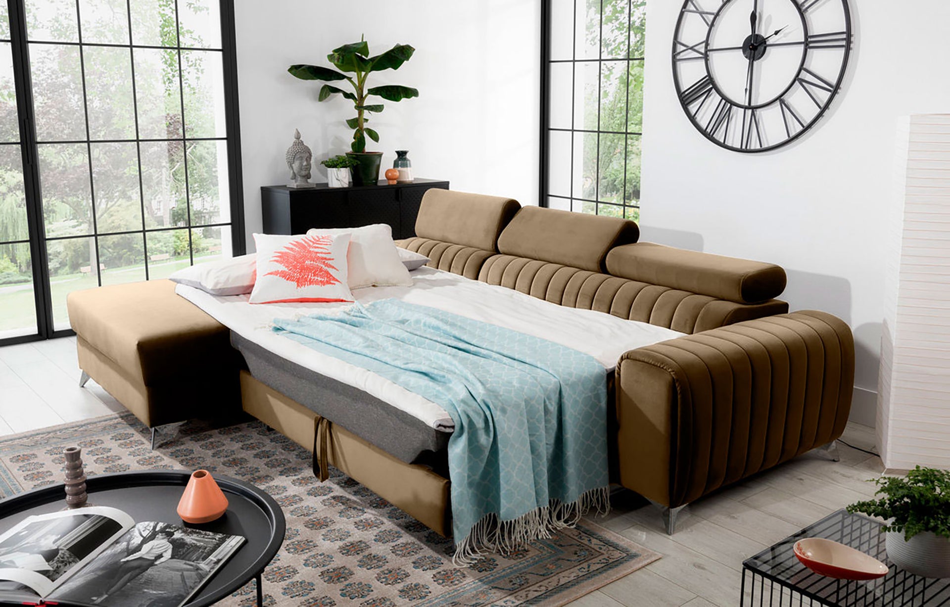 Narożnik Grayson Nube 20 beżowy rozłożony do funkcji spania – komfortowa powierzchnia do snu w eleganckim wnętrzu.