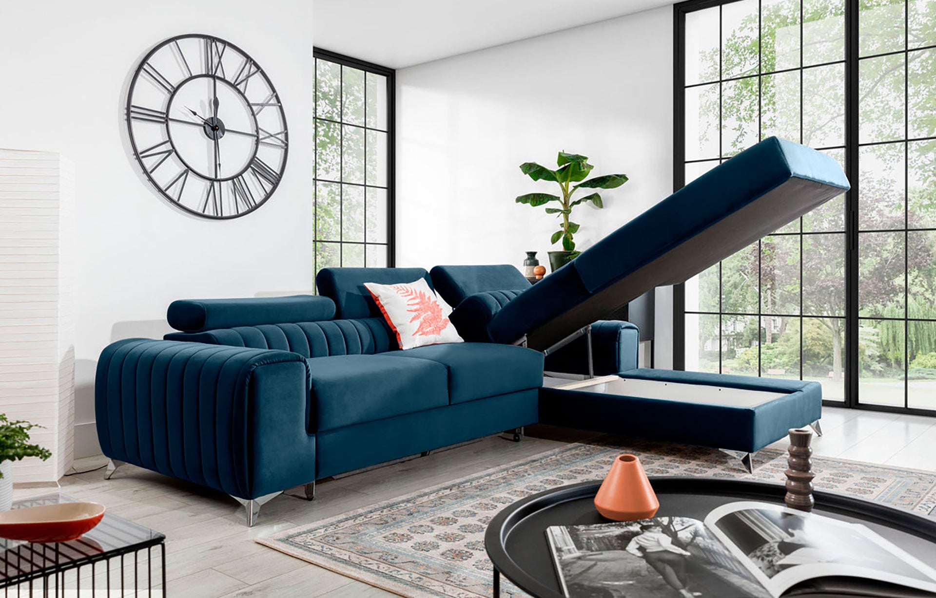 Narożnik Grayson Nube 40 granatowy z otwartym pojemnikiem na pościel – praktyczny szezlong w układzie prawym.