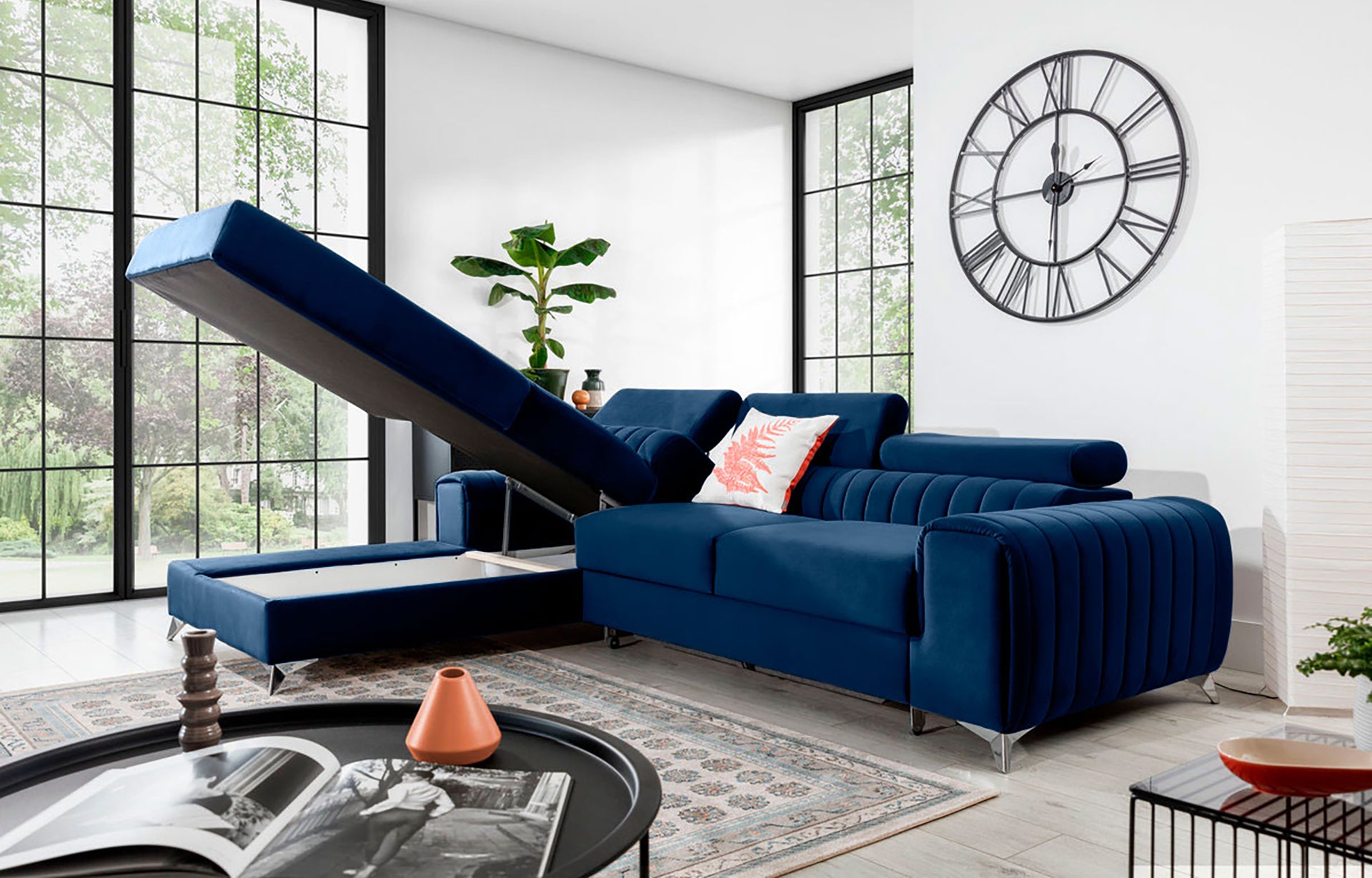 Narożnik Grayson Velvetmat 40 granatowy z otwartym pojemnikiem na pościel – funkcjonalny szezlong w układzie lewym.