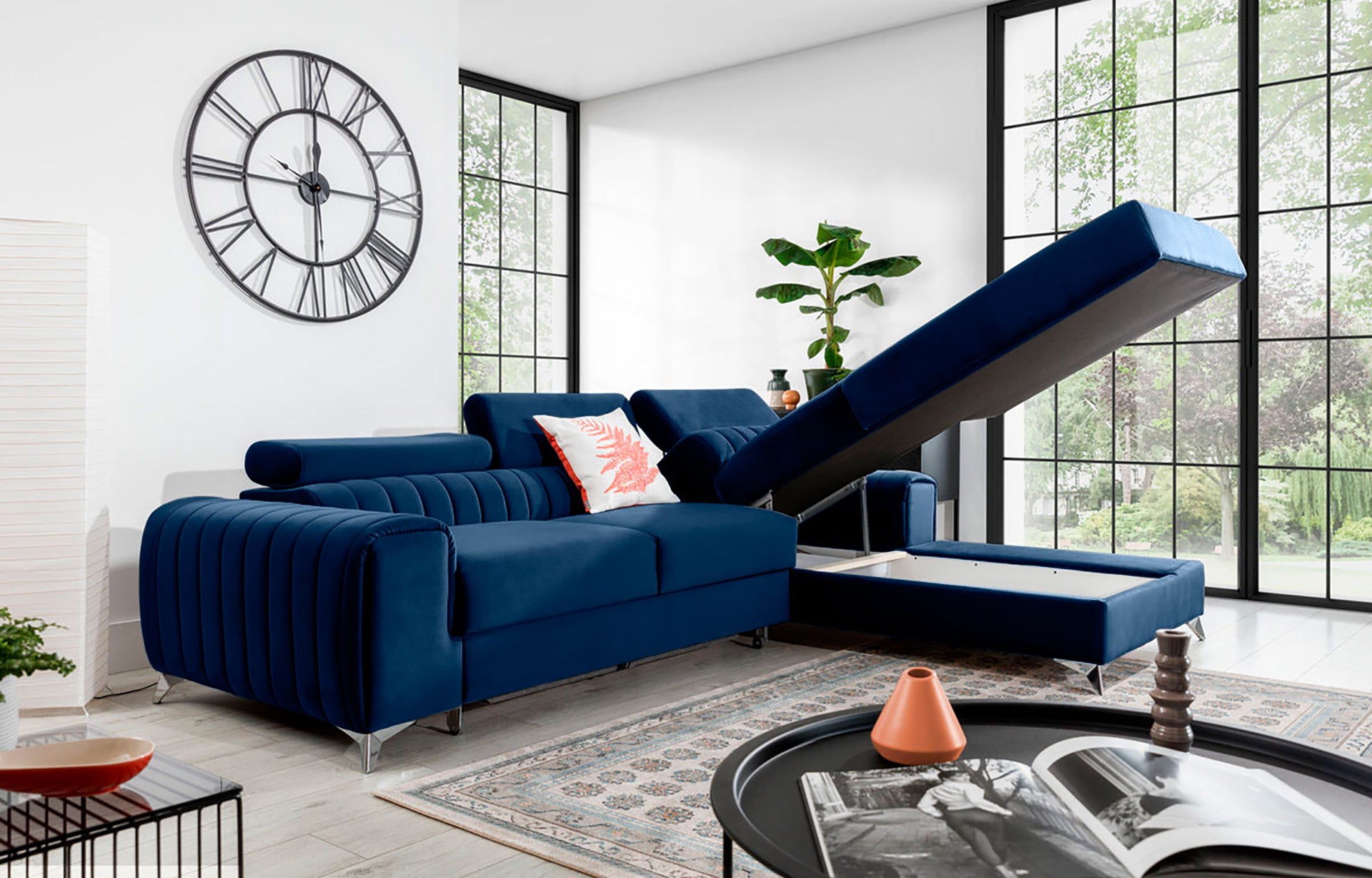 Narożnik Grayson Nube 40 granatowy z otwartym pojemnikiem na pościel – praktyczny szezlong w układzie prawym.