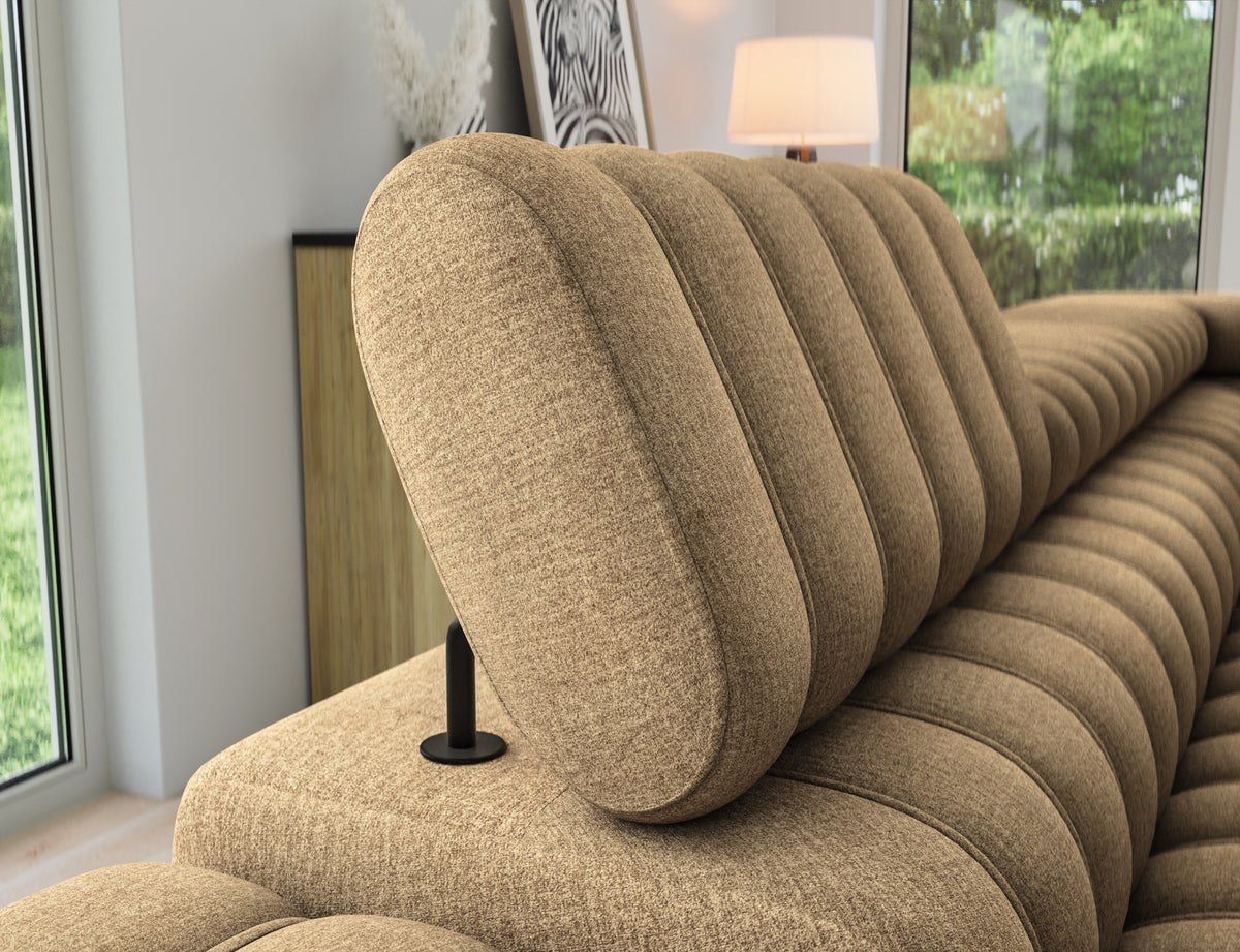 Narożnik Kanedo prawy ciemne cappuccino, zbliżenie na podniesiony zagłówek z zaokrąglonymi krawędziami i widocznym mechanizmem regulacji
