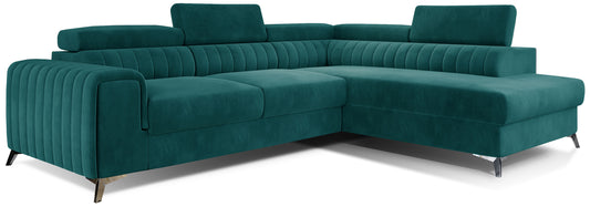 Narożnik Laurence w układzie prawym, tapicerowany tkaniną Mat Velvet 75 zielony, z regulowanymi zagłówkami i eleganckimi metalowymi nogami.