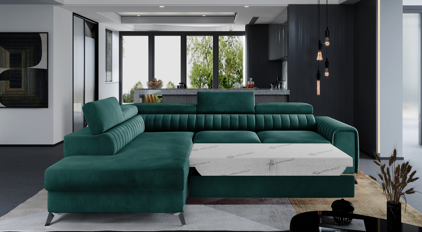 Narożnik Laurence w tkaninie Monolith 37 zielony, układ lewy, rozłożony z funkcją spania zapewniającą komfortowy wypoczynek.