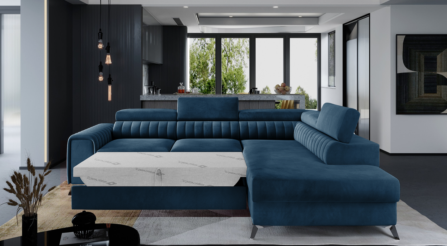 Narożnik Laurence w tkaninie Monolith 77 niebieski, układ prawy, rozłożony z funkcją spania zapewniającą komfortowy wypoczynek.