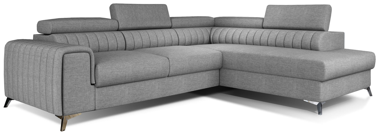 Narożnik Laurence w układzie prawym, tapicerowany tkaniną Sawana 21 szary, z regulowanymi zagłówkami i eleganckimi metalowymi nogami.