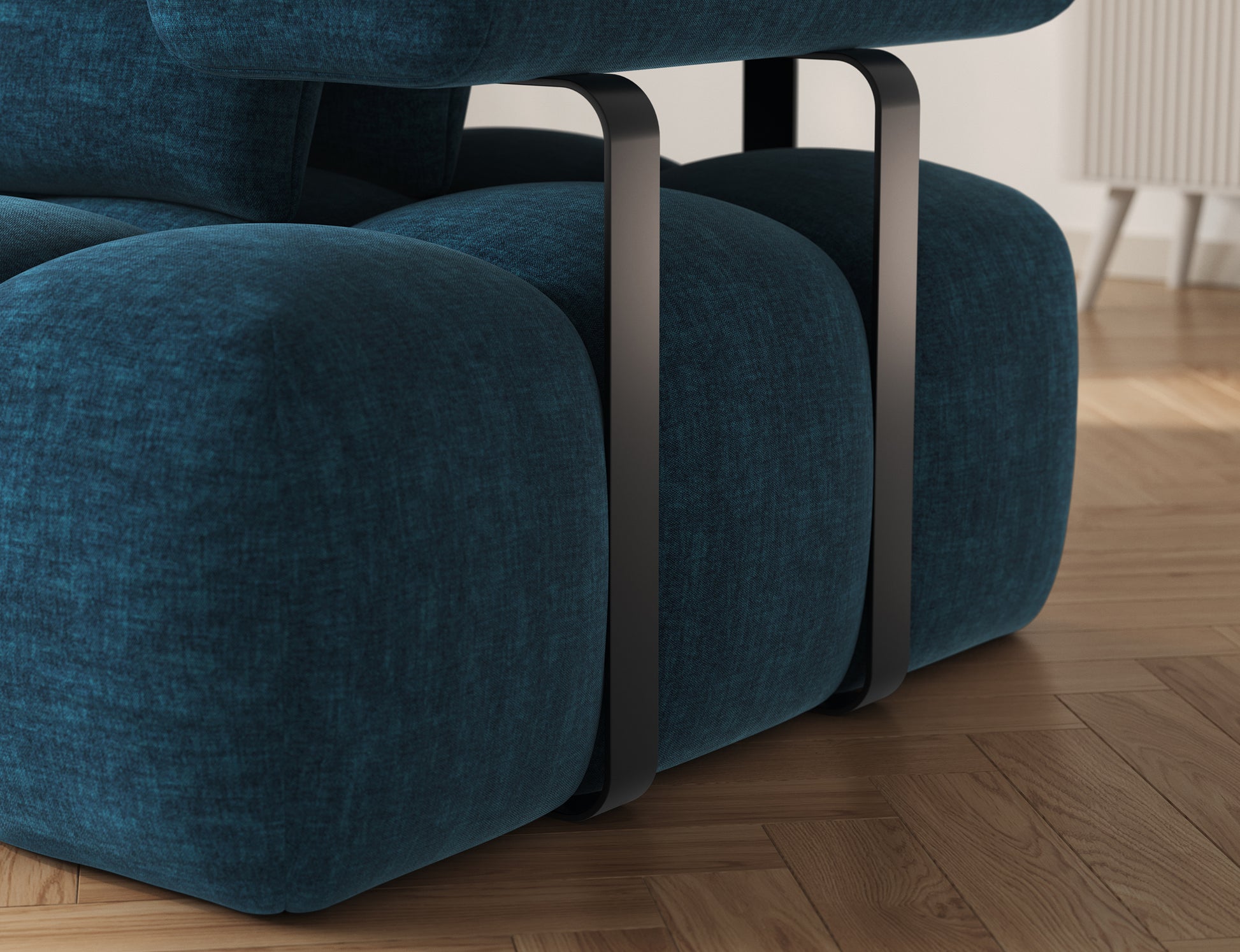 Zbliżenie na detale narożnika Levvi lewy w tkaninie Manhattan 40 granatowy – elegancka struktura i solidne przeszycia.