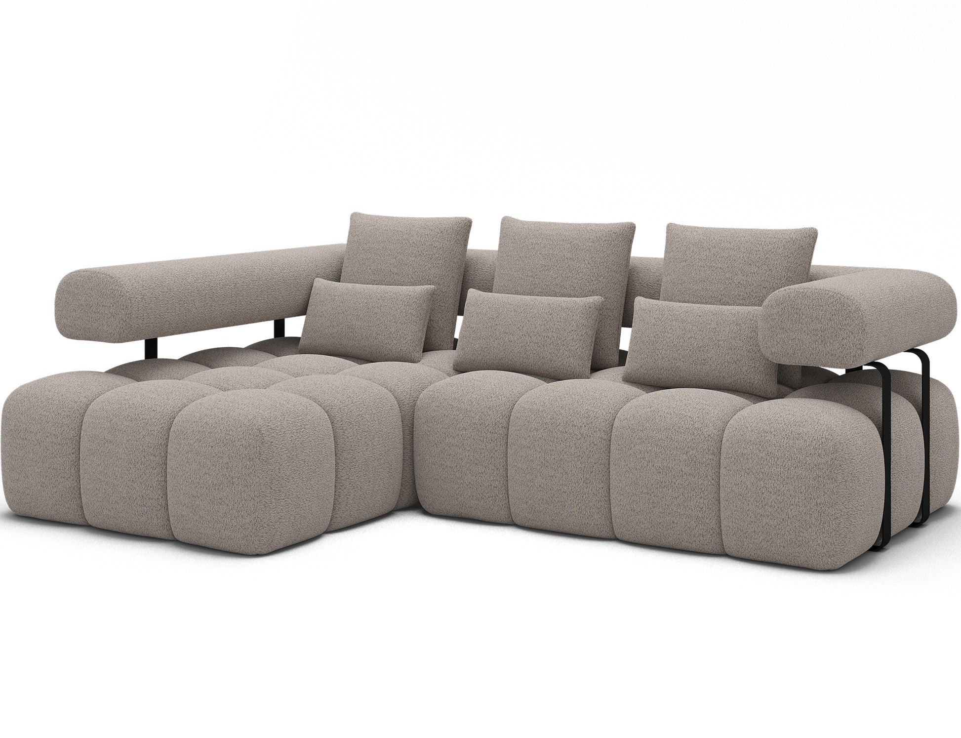 Narożnik Levvi lewy Royal 18 jasnobeżowy miękka boucle, widok pod skosem, nowoczesna bryła z poduszkami i czarnymi nogami.