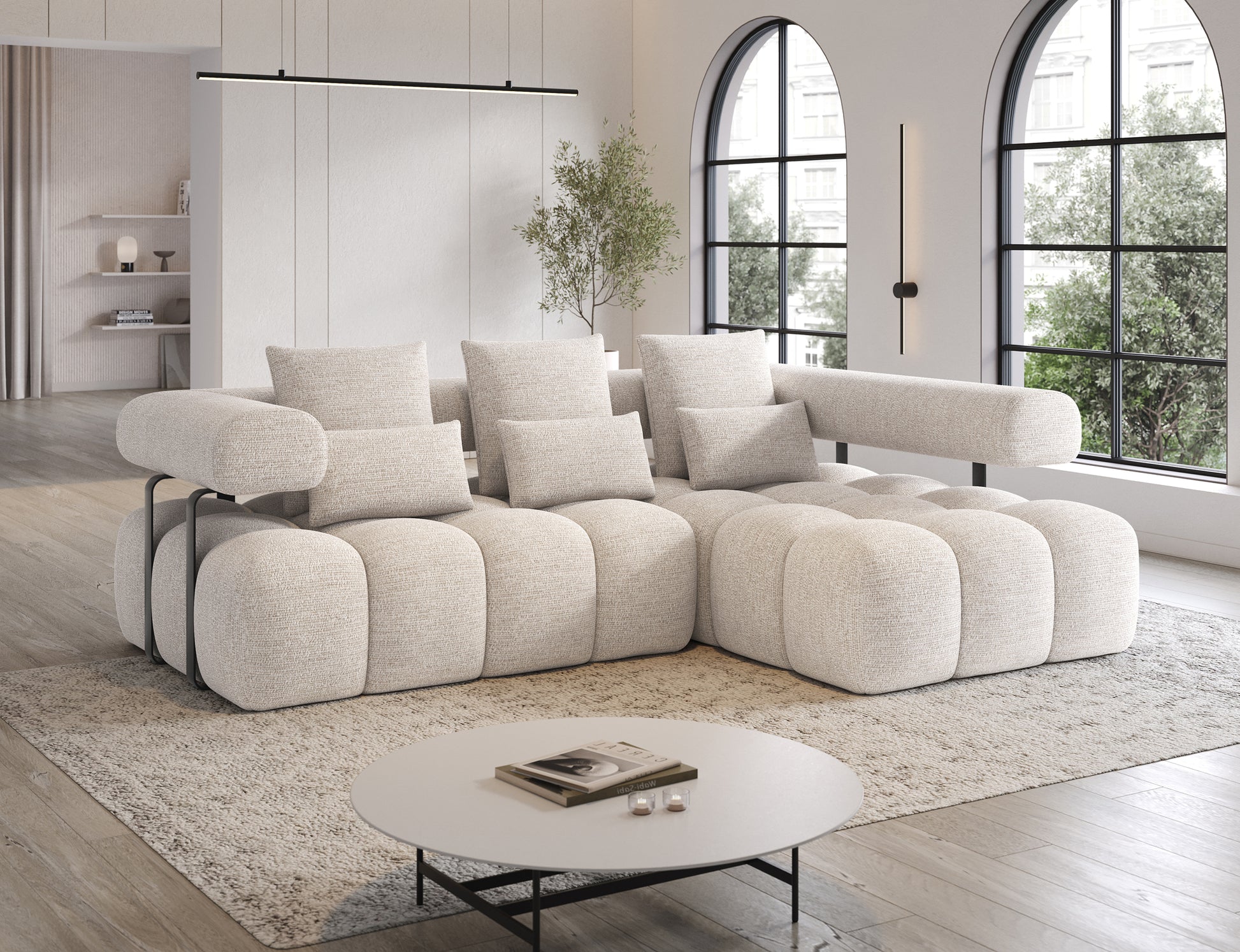 Narożnik Levvi prawy beżowy w tkaninie Bazalt 18 – aranżacja w przestronnym salonie z dużymi oknami, nowoczesny styl i funkcja Relax