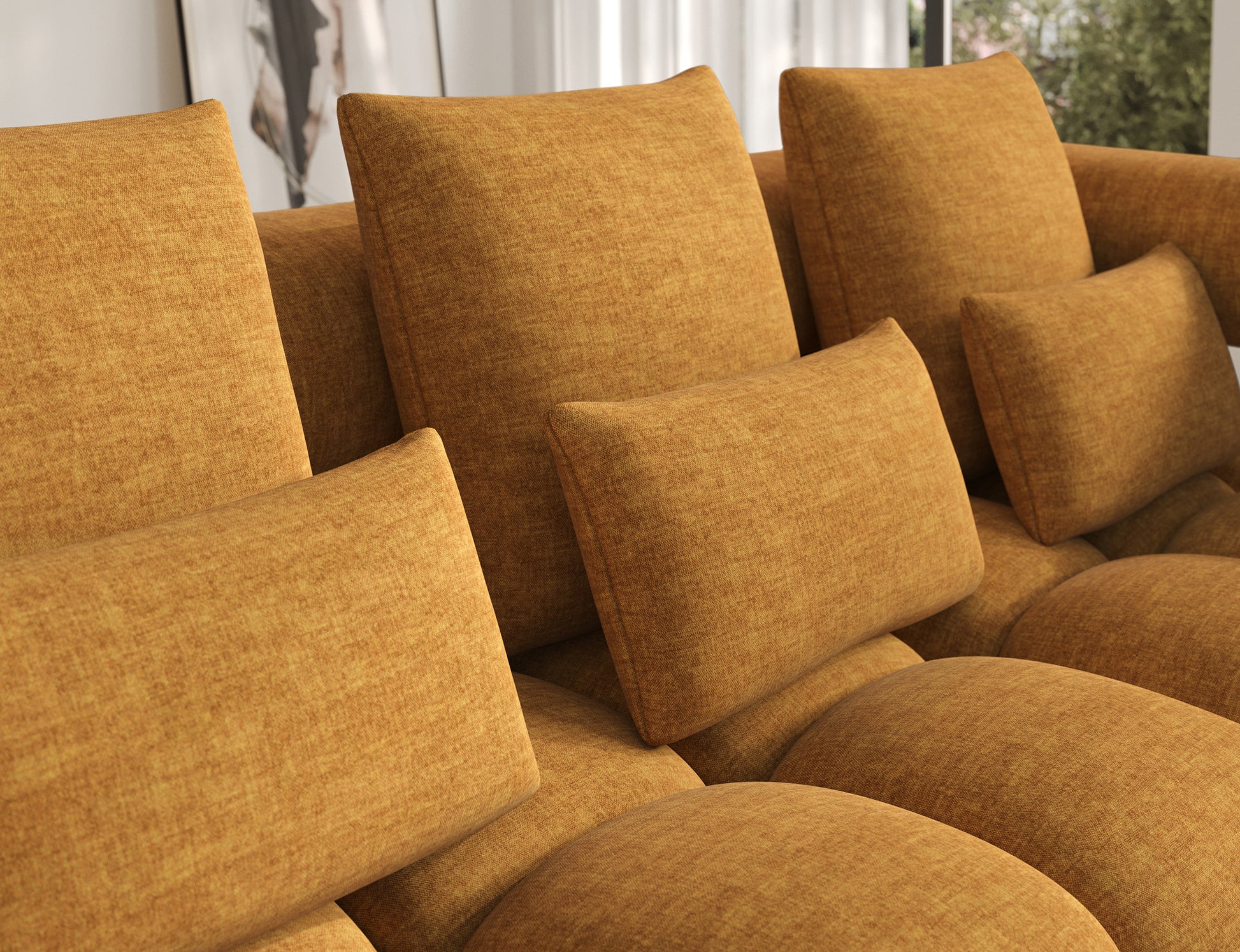 Zbliżenie na miękkie oparcia narożnika Levvi Manhattan 45 żółty – komfortowe poduchy i nowoczesna tapicerka w ciepłym odcieniu.