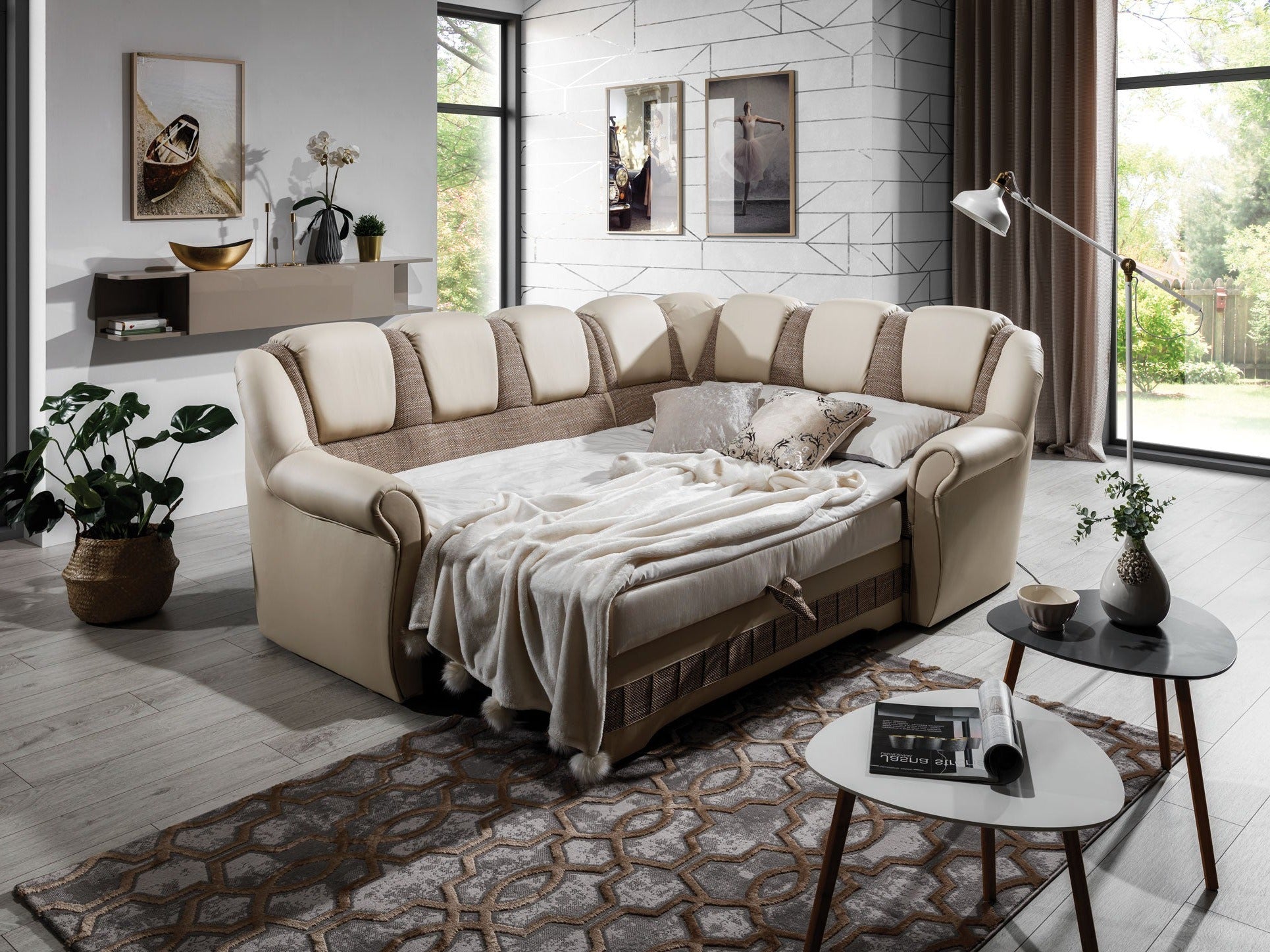 Narożnik Lord II prawy w tkaninie Berlin 03 oraz Soft 33 z funkcją spania i eleganckimi zagłówkami. Stylowy narożnik do salonu w odcieniach beżu i taupe idealny do wnętrz modern classic oraz glamour.