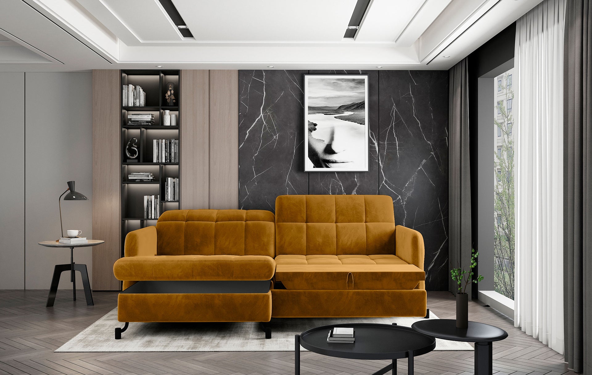 Żółty narożnik Lorelle Monolith 48 w układzie lewym w eleganckim wnętrzu z dekoracyjną ścianą i minimalistycznym wystrojem.