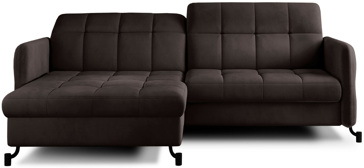 Brązowy narożnik Lorelle w tkaninie Velvet 29, układ lewy, widok na całość mebla na białym tle.