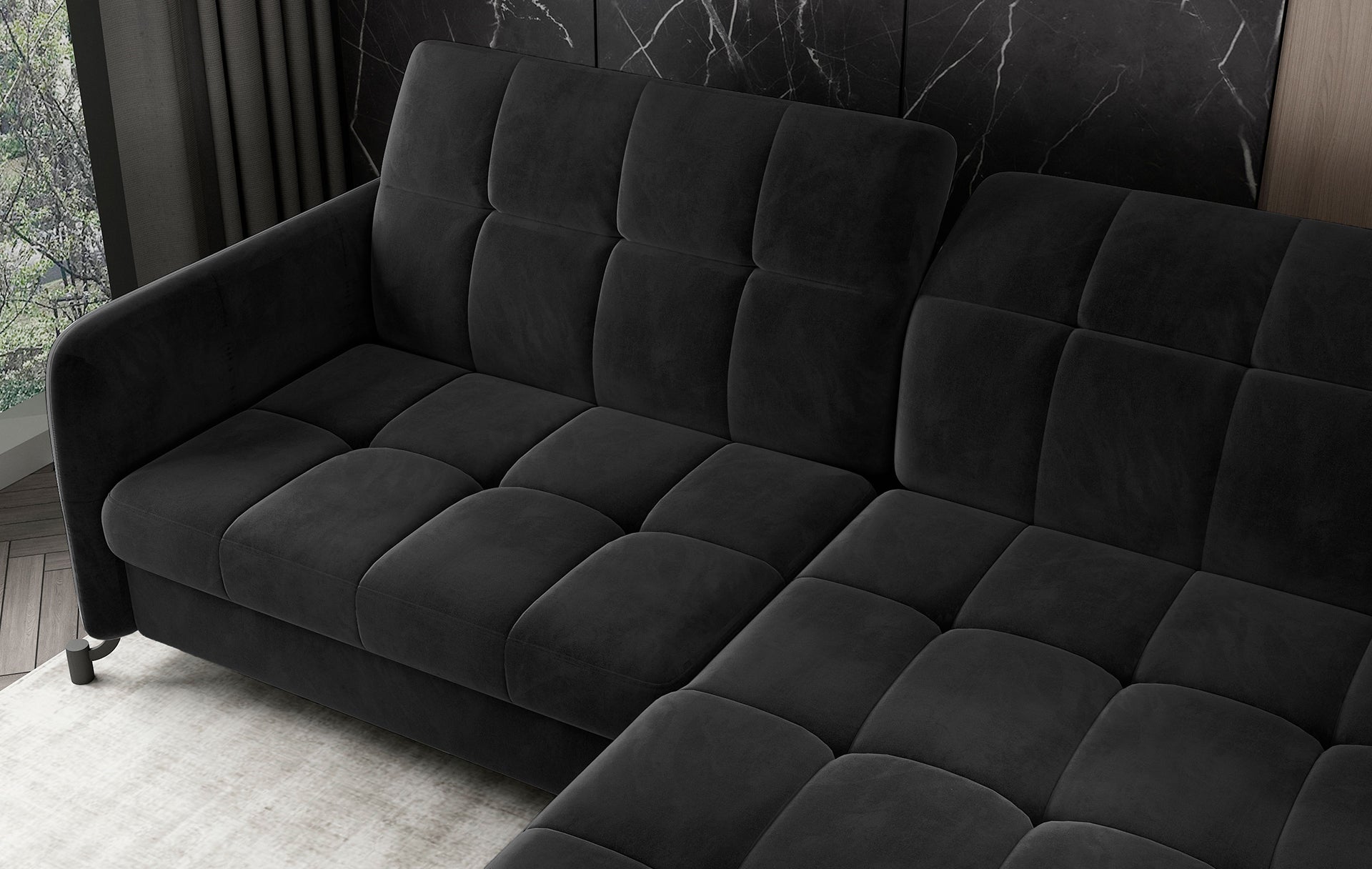 Zbliżenie na oparcie i podłokietnik narożnika Lorelle Monolith 97 ciemnoszary w układzie prawym, prezentujące detale wykończenia tkaniny.