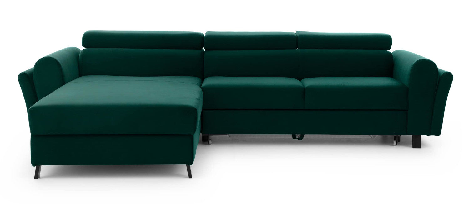 Zielony narożnik Mariall lewy w tkaninie Monolith 37 to nowoczesna sofa do salonu z wygodnym szezlongiem i dużą powierzchnią wypoczynkową, idealna dla rodzin szukających stylowego i komfortowego mebla.