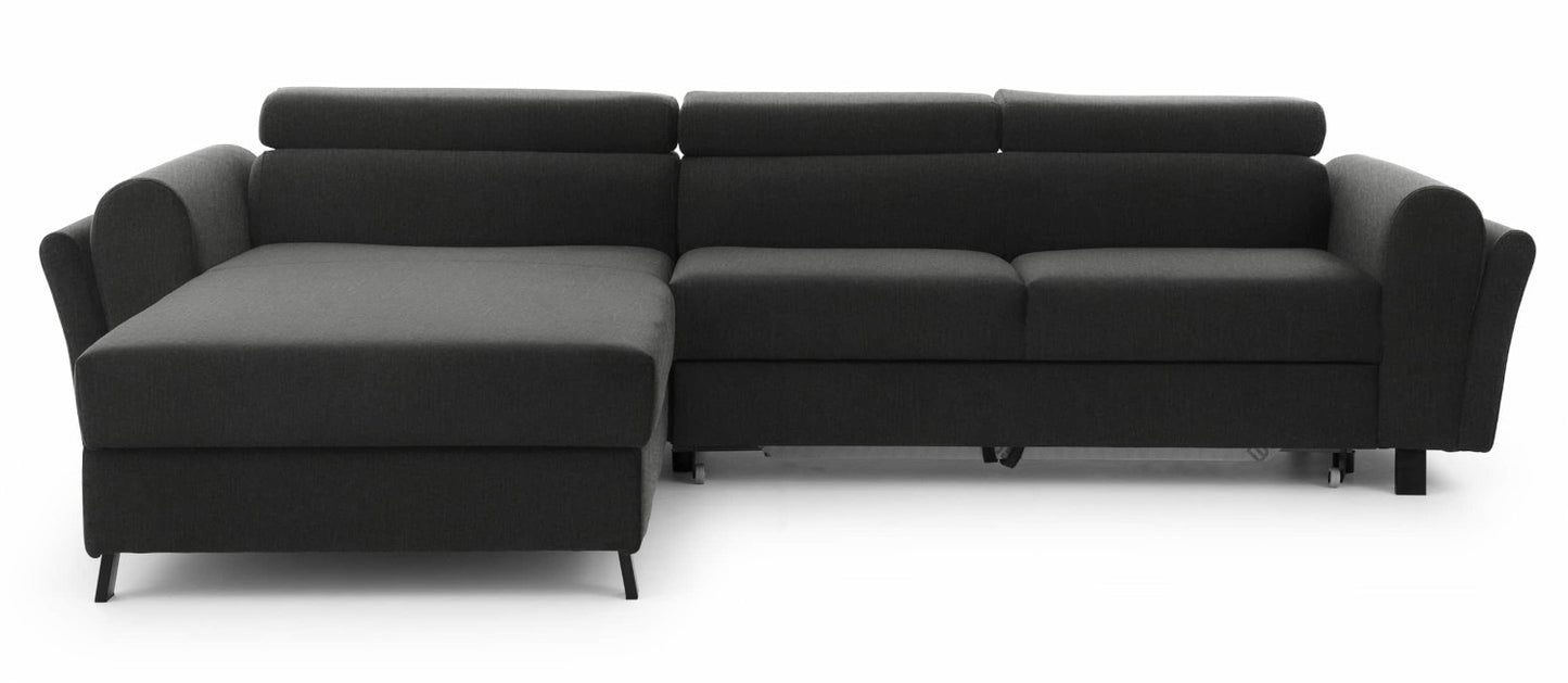 Szary narożnik Mariall lewy w tkaninie Sawana 21 to nowoczesna sofa do salonu z szerokim siedziskiem i wygodnym szezlongiem. Idealny wybór dla rodzin szukających komfortowego narożnika z funkcją wypoczynkową.