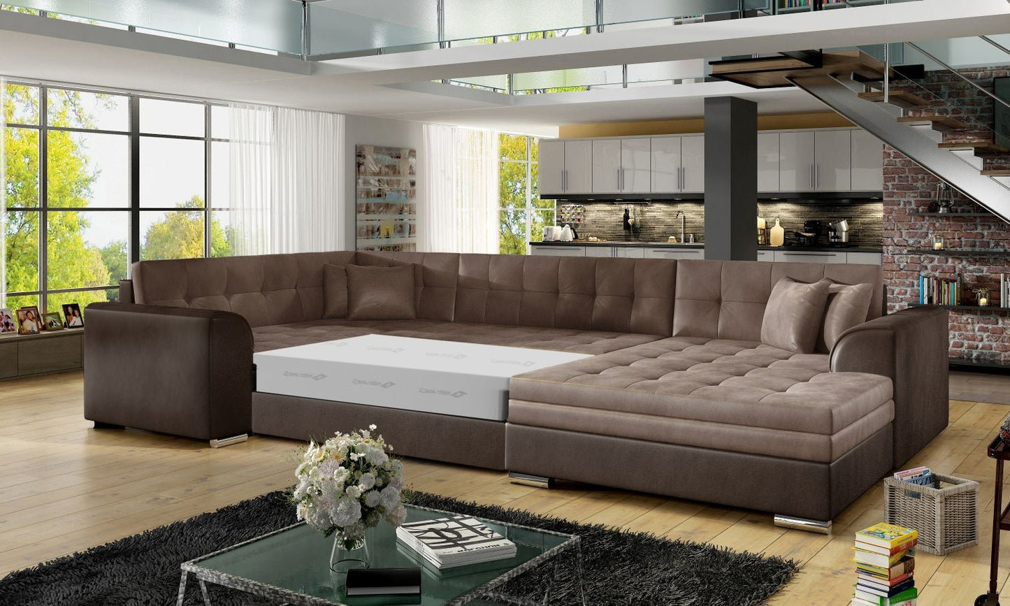 Narożnik Damario w kolorze jasnobrązowym i brązowym z rozłożoną funkcją spania, prezentacja przestronnej powierzchni do wypoczynku.