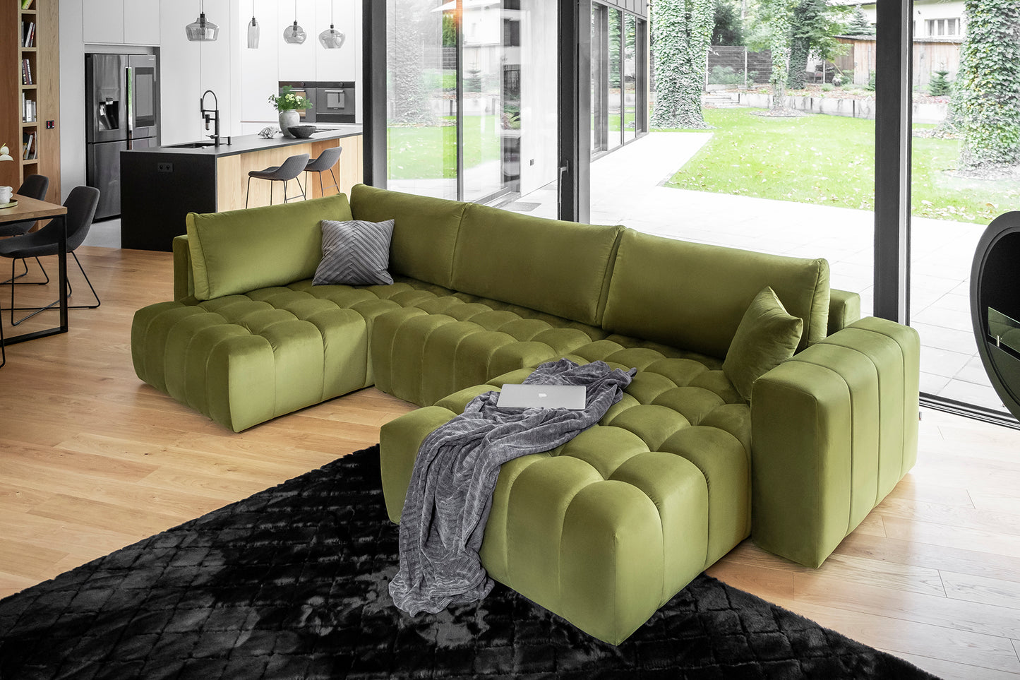 Narożnik Bonito w tkaninie Loco 33 jasnozielony, modułowa sofa narożna z szezlongiem, widok perspektywiczny w salonie