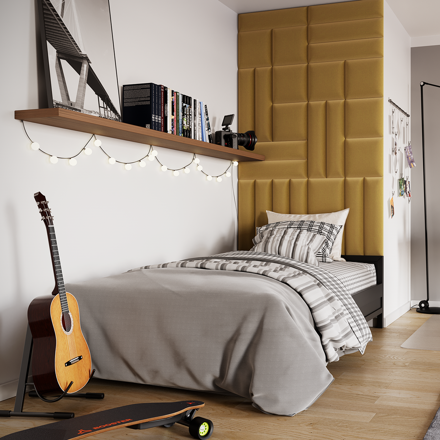 Nowoczesna aranżacja sypialni z tapicerowanymi panelami Quadratta Monolith 48 w żółtym kolorze za wezgłowiem łóżka, uzupełniona drewnianą półką na książki, dekoracyjną girlandą świetlną, gitarą i hulajnogą elektryczną.