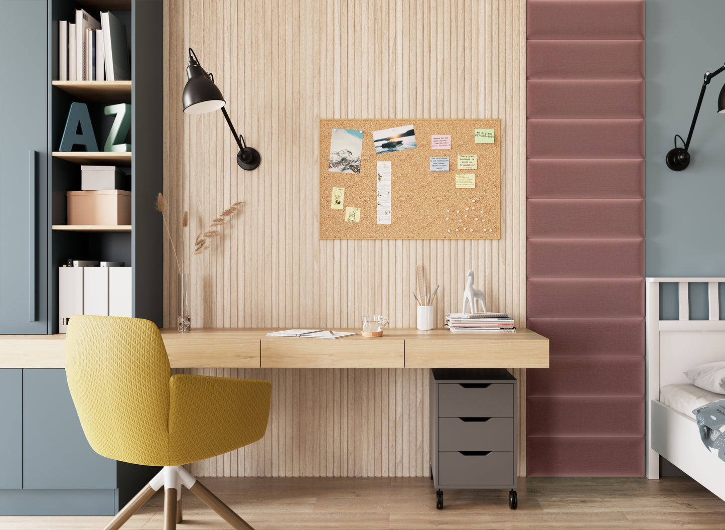 Nowoczesne biuro domowe z drewnianym biurkiem, żółtym fotelem i korkową tablicą; po prawej ścianie pionowo zamontowany panel Quadratta II Monolith 63 w różowym kolorze.