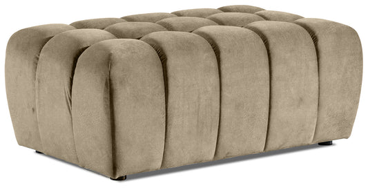 Produktowe ujęcie: prostokątna pufa Lazaro w aksamitnym materiale Monolith 09 jasnobrązowym, z równomiernymi, miękkimi przetłoczeniami biegnącymi wzdłuż całej powierzchni, prezentowana na neutralnym, białym tle.