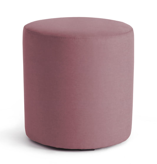 Różowa pufa Linsy Matt Velvet 63 w kształcie niskiego cylindra, obita aksamitną tkaniną, ustawiona na białym tle.
