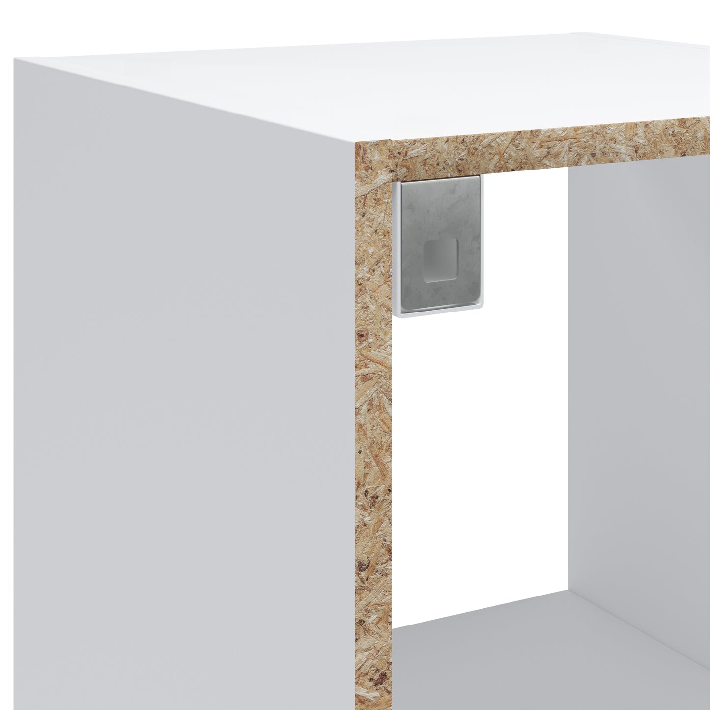 Zbliżenie na biały regał Figgi z widoczną płytą wiórową i metalowym uchwytem montażowym wewnątrz górnej krawędzi. 