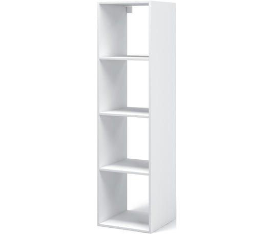 Regał Figgi w kolorze białym, wysoki i wąski, z czterema otwartymi półkami – minimalistyczna forma i uniwersalny design. 
