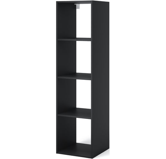 Czarny regał Figgi z czterema półkami i uchwytem montażowym, smukła bryła o nowoczesnej, minimalistycznej stylistyce. 