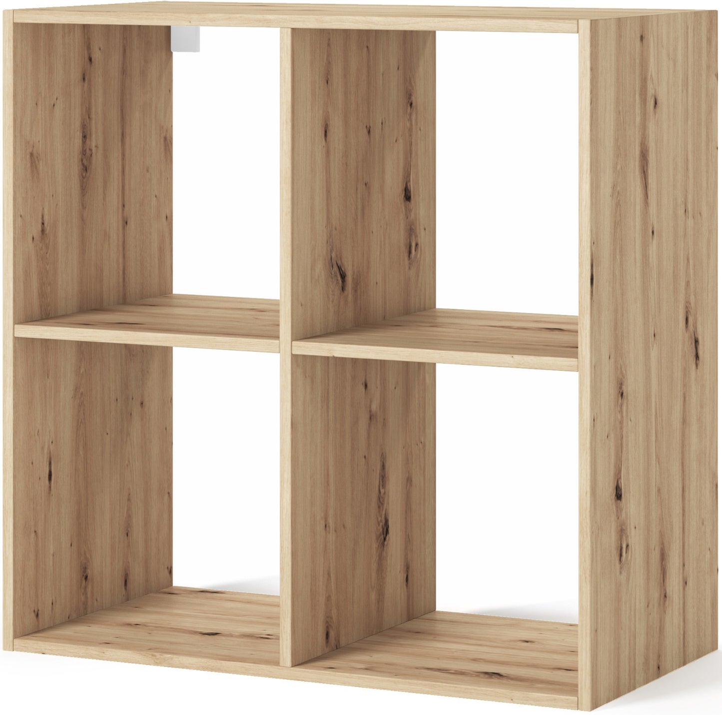 Regał Jugis w dekorze dąb artisan z czterema kwadratowymi wnękami, wykonany z płyty meblowej o wyrazistym usłojeniu drewna.