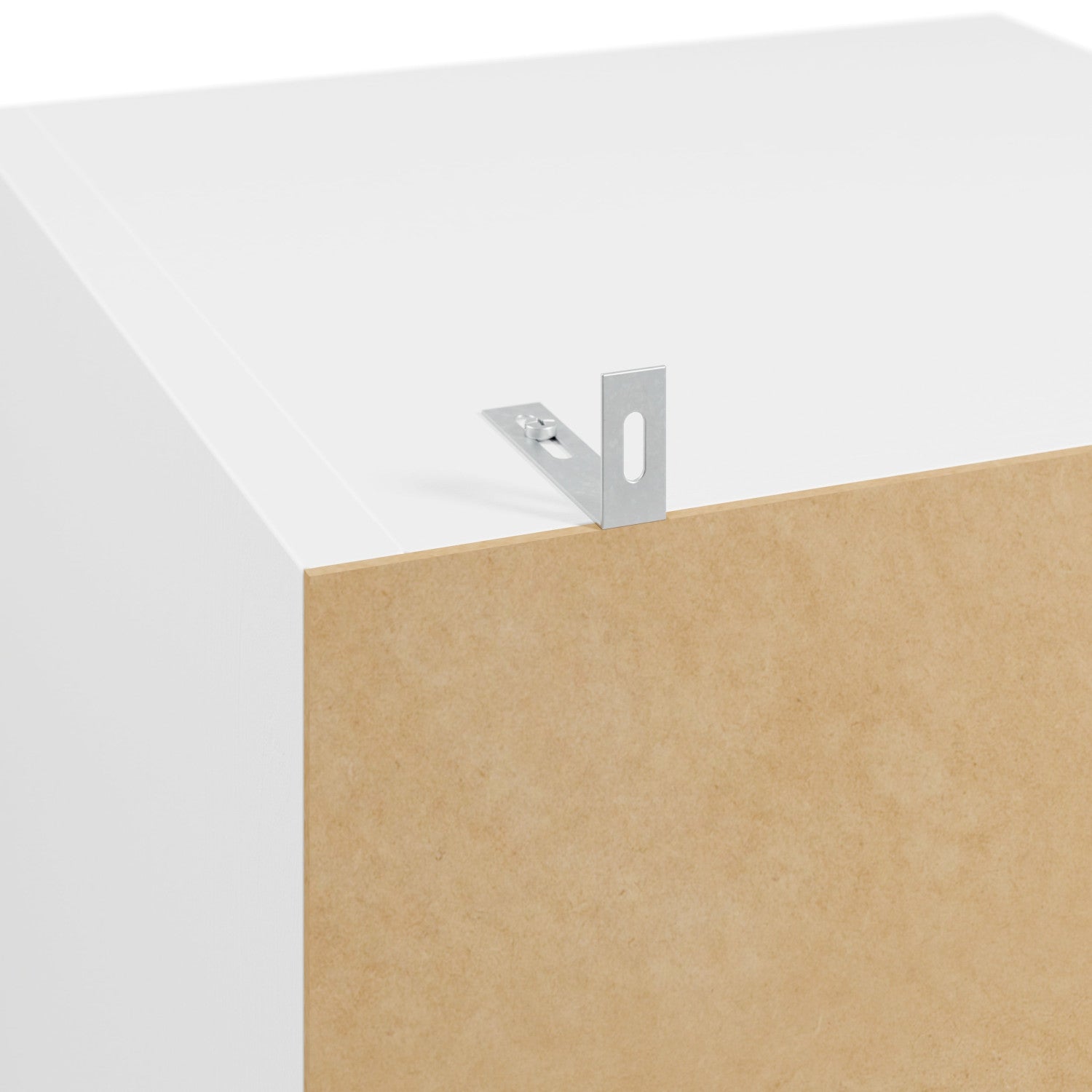 Zbliżenie na mocowanie regału Pocett – metalowy wspornik stabilizujący tylną ściankę do ściany, zwiększający bezpieczeństwo.