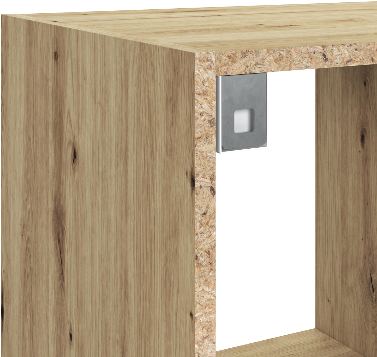 Detal regału Postto dąb artisan z widoczną surową krawędzią płyty wiórowej i metalowym mocowaniem tylnej ścianki mebla.