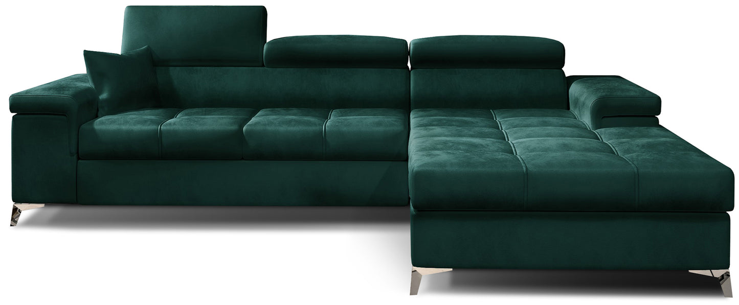 Narożnik Ricardo w tkaninie Monolith 37 zielony, układ prawy – widok z przodu – elegancka sofa narożna w kształcie litery L z szezlongiem po prawej stronie, regulowanymi zagłówkami i pikowanym siedziskiem.