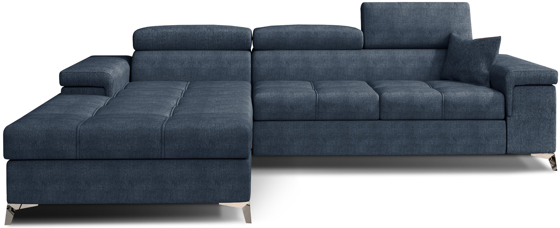 Narożnik Ricardo w układzie lewym, tapicerowany tkaniną Omega 86 jasnoniebieski, z regulowanymi zagłówkami, szerokimi podłokietnikami i poduszką dekoracyjną, prezentowany na białym tle.