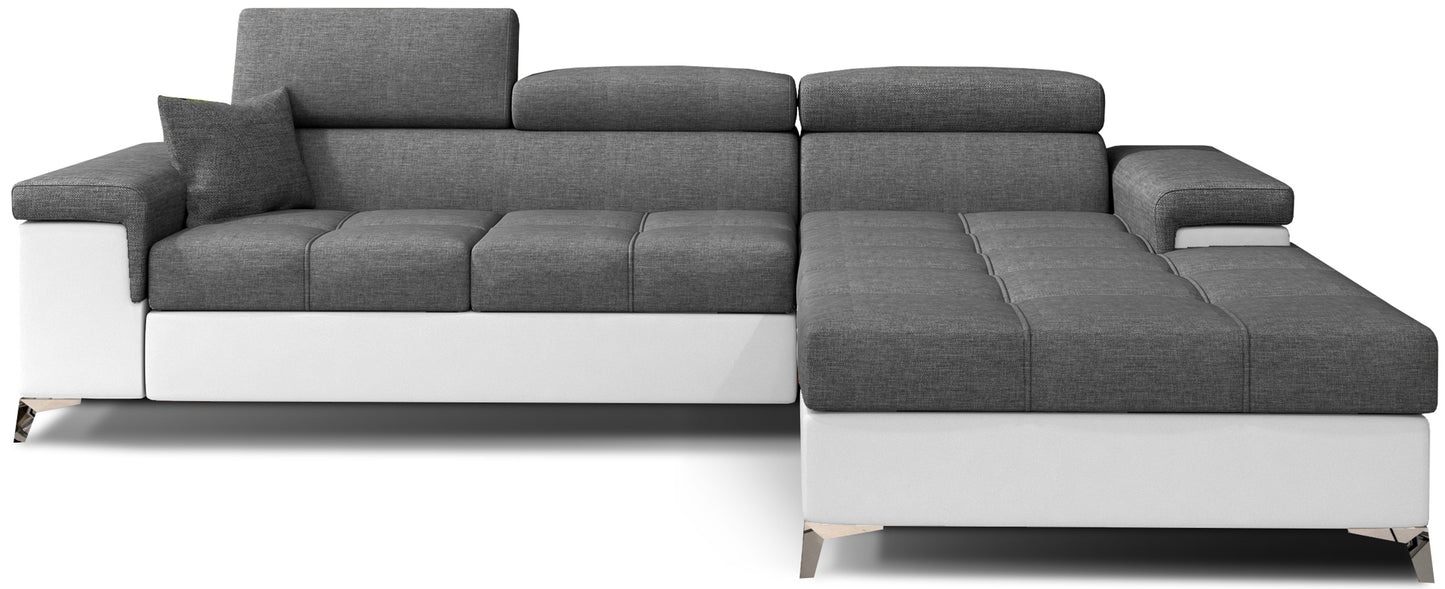 Narożnik Ricardo w tkaninie Sawana 05 ciemnoszary / Soft 17, układ prawy – widok z przodu – elegancka sofa narożna w kształcie litery L, z szezlongiem po prawej stronie, regulowanymi zagłówkami i kontrastowym wykończeniem boków.