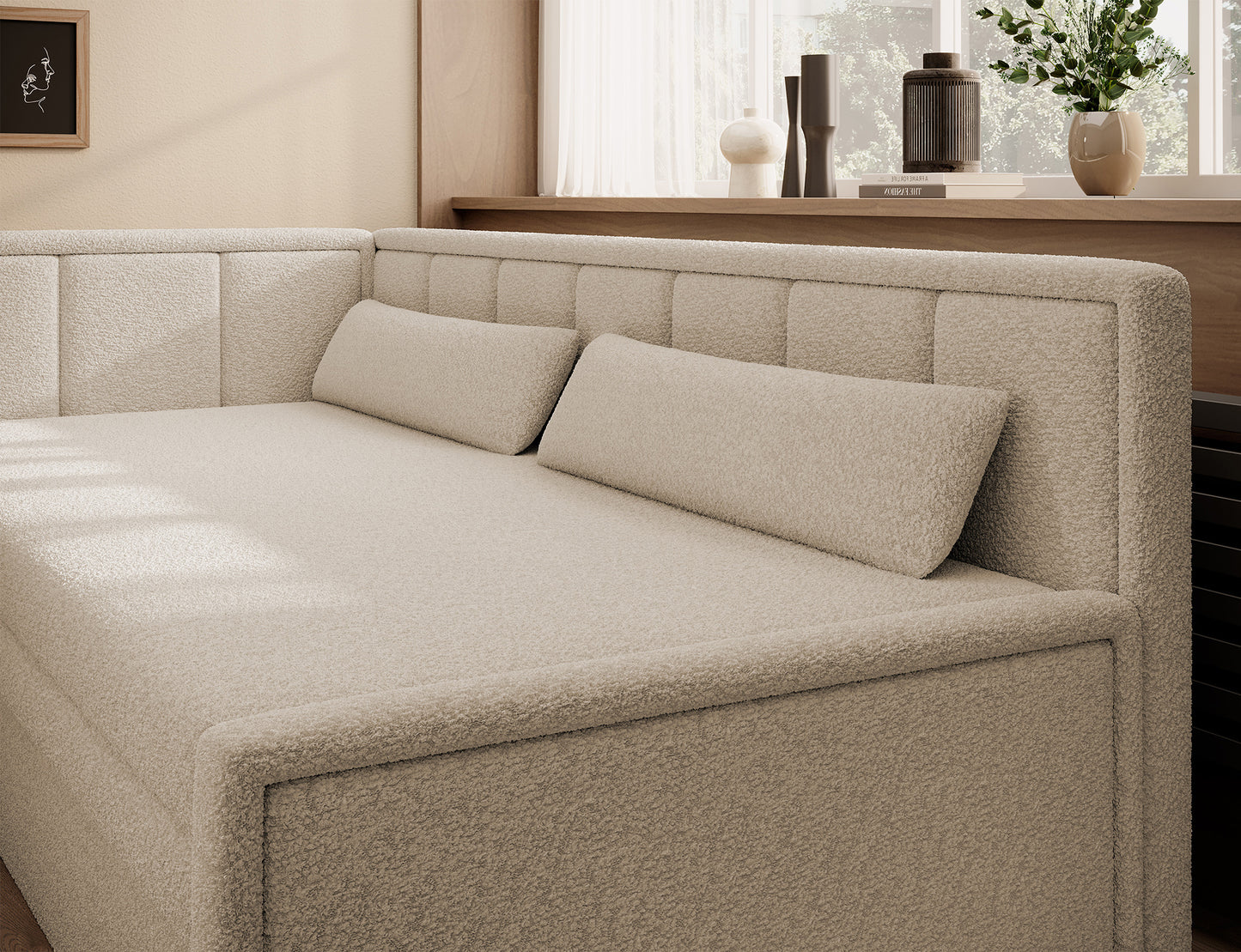 Sofa Fulgeo Royal 18 kremowy – detal szerokiego siedziska z przyjemną w dotyku tapicerką boucle.
