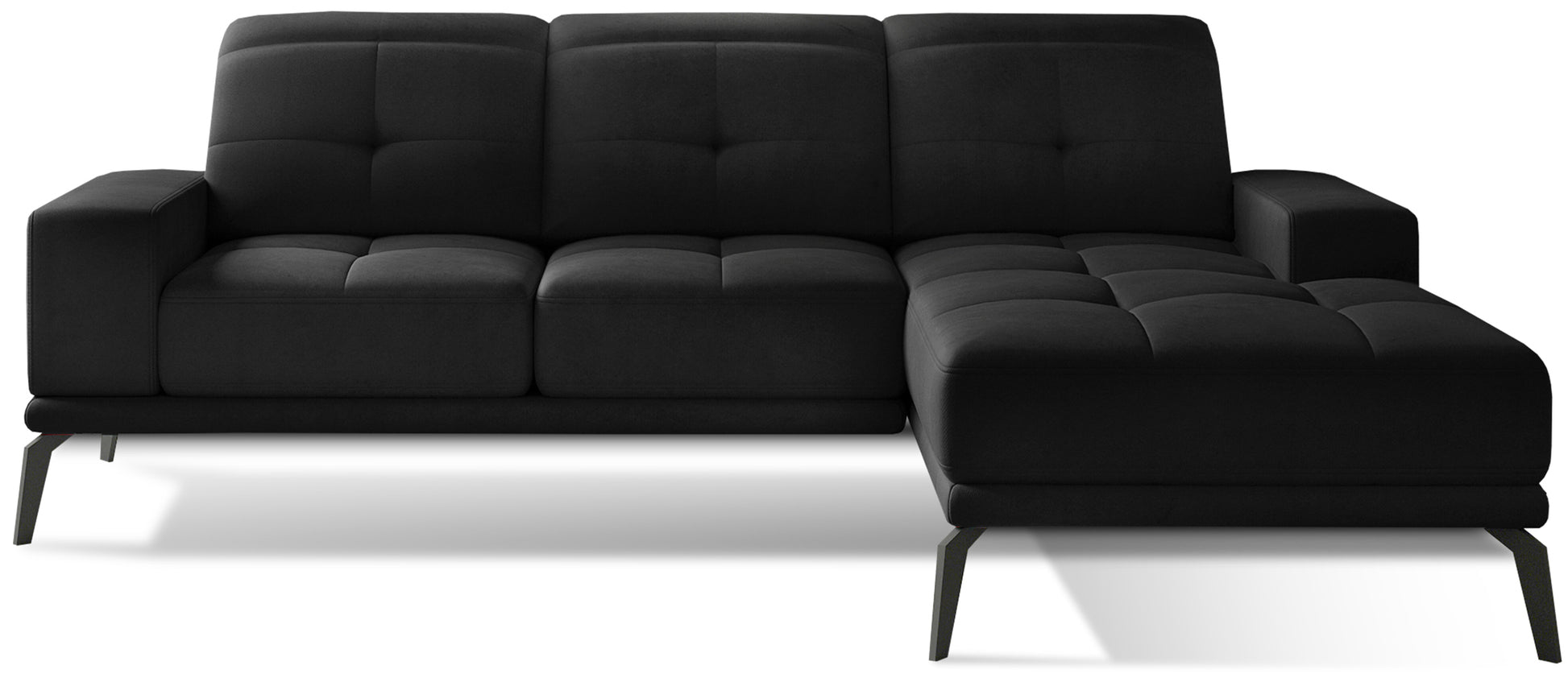 Designerski narożnik w czarnej tkaninie Matt Velvet 99 z wygodnymi poduszkami oparciowymi oraz nowoczesną linią. Duży narożnik wypoczynkowy do salonu tworzący funkcjonalną i elegancką strefę codziennego odpoczynku.