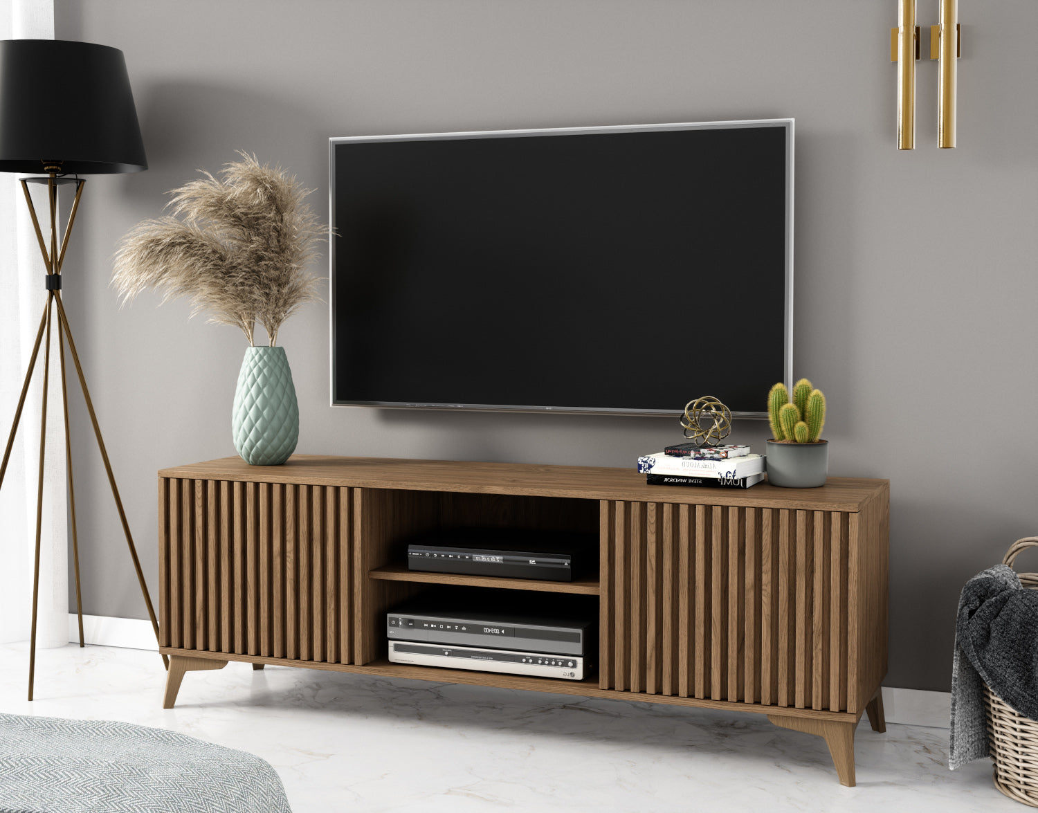 Szafka RTV Entsian pod telewizorem – front z lamelami.