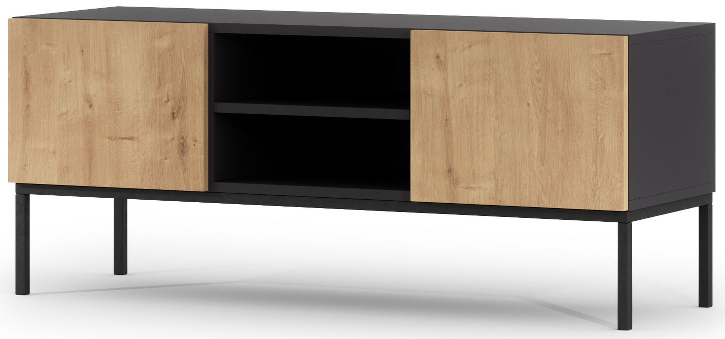 Szafka RTV Lanzzi czarny mat/Dąb Artisan na smukłych czarnych nogach, z dwoma frontami z naturalnego dębu i centralnym otwartym schowkiem z półką.