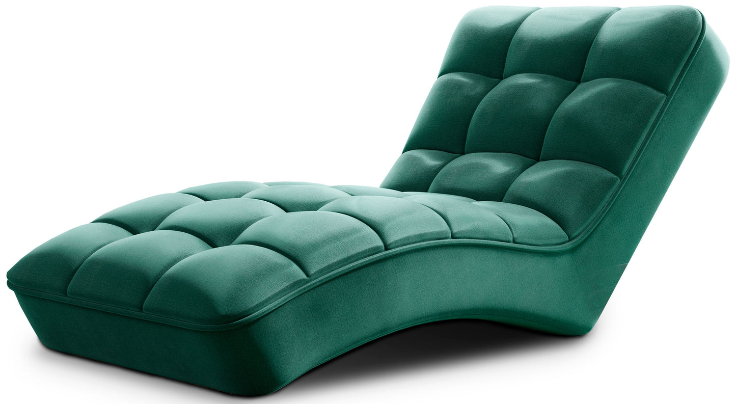 Szezlong Loren w kolorze Nube 35 zielony na białym tle – elegancki mebel o tapicerce z miękkiego welwetu i ergonomicznej, falistej konstrukcji.