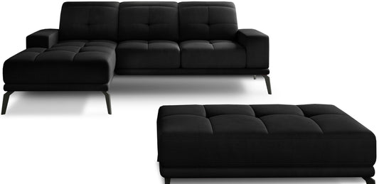 
Czarny zestaw Torrense Matt Velvet 99 obejmuje narożną sofę z szezlongiem oraz funkcjonalny podnóżek. Miękkie siedziska i eleganckie przeszycia zapewniają wysoki komfort użytkowania.
