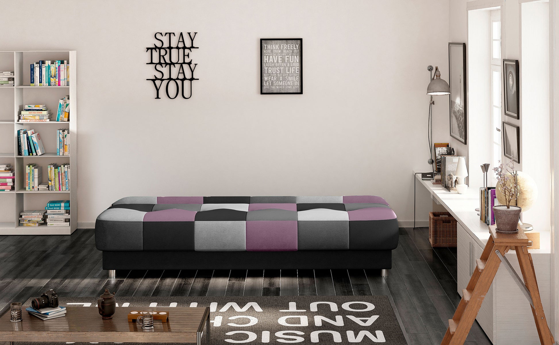 Rozłożona sofa w szaro-czarno-fioletową kratkę w nowoczesnym salonie. Stylowe wnętrze z biblioteczką, drewnianą podłogą i industrialnymi dekoracjami.