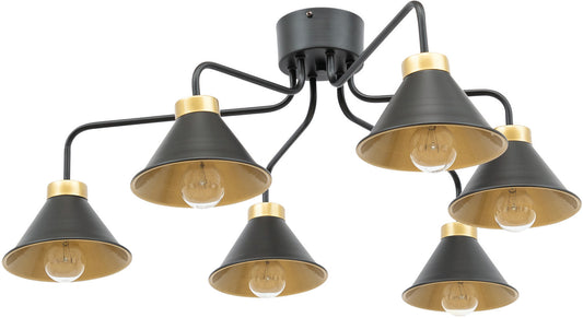 Zbliżenie górnego mocowania i sześciu stożkowych kloszy czarnego żyrandolu Detmer 6 z mosiężnymi pierścieniami na białym tle.