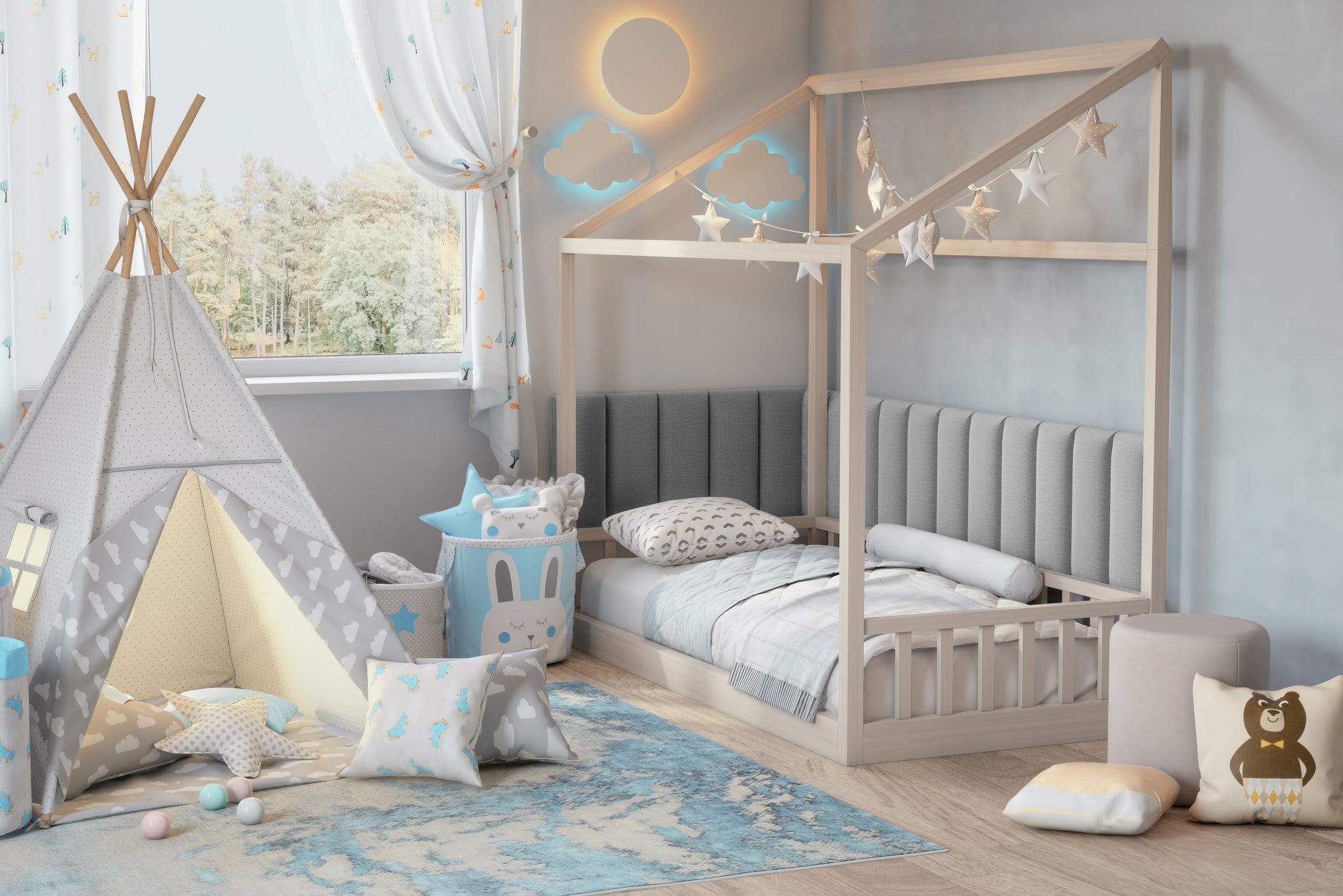 Dziecięcy pokój z tipi i drewnianym łóżkiem w kształcie domku; za łóżkiem oraz w rogu pomieszczenia widoczne jasnoszare panele Quadratta II Monolith 84 pełniące funkcję tapicerowanego zagłówka.